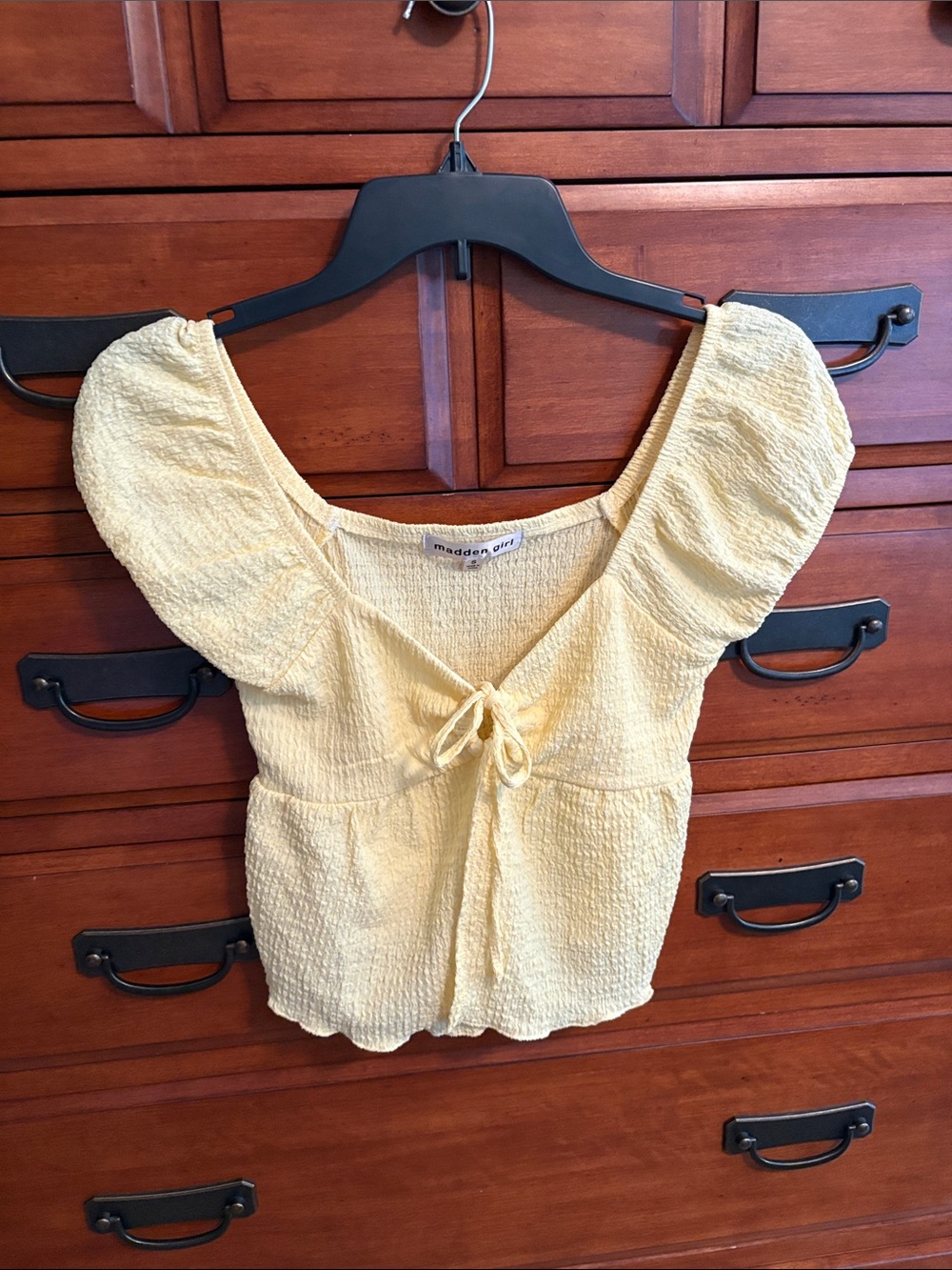 Madden Girl Yellow Puff-Sleeve Tie-Front Crop Top
